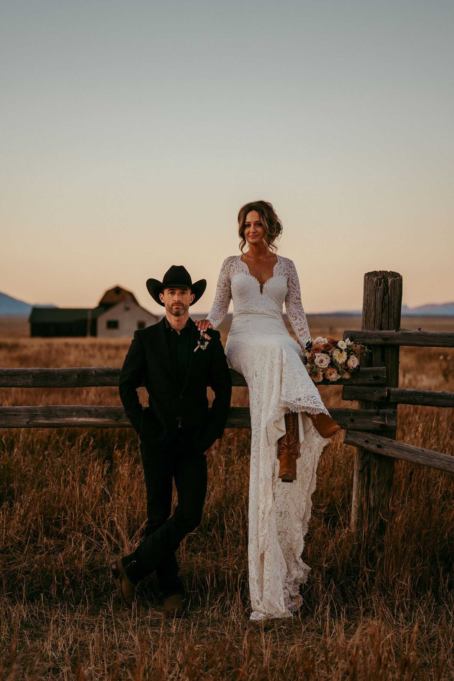Perfect inspiration for adventure elopements, rustic weddings, and golden hour bridal photography in a national park setting
