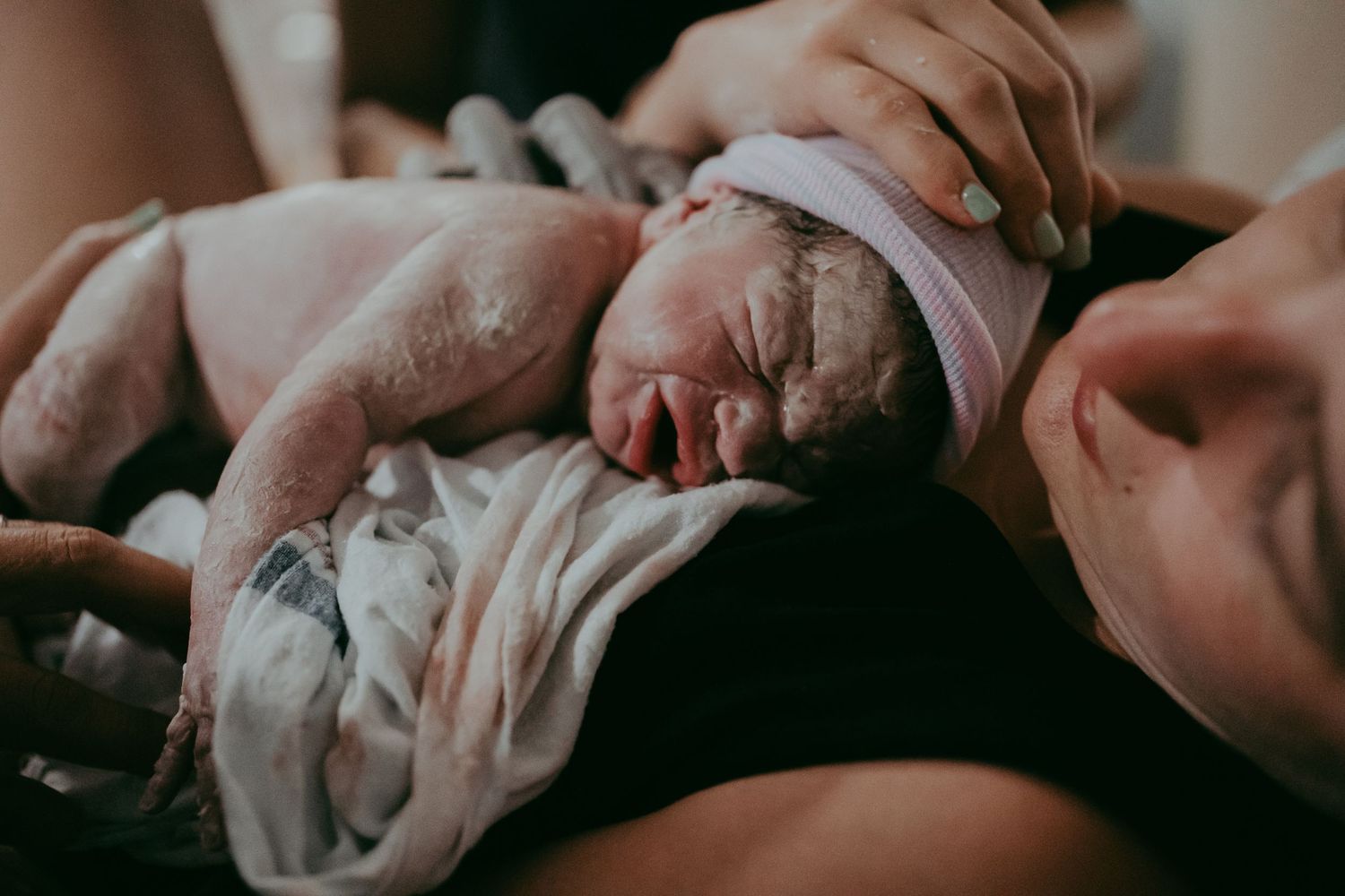 Home birth, birth doula, midwifery, orlando doula, water birth, newborn photography, maternity photography, birth photography, lactation