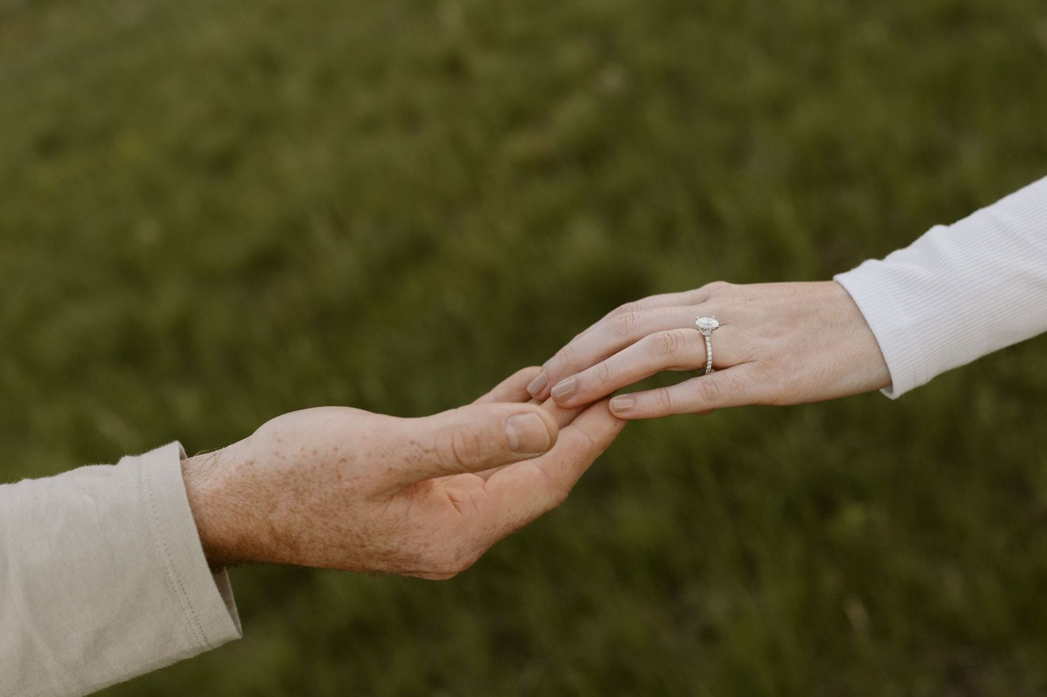 Minnesota Wedding Photographer, Romantic and Authentic Minnesota Photography, Minnesota Couple Photos | Rachel Marie Photography