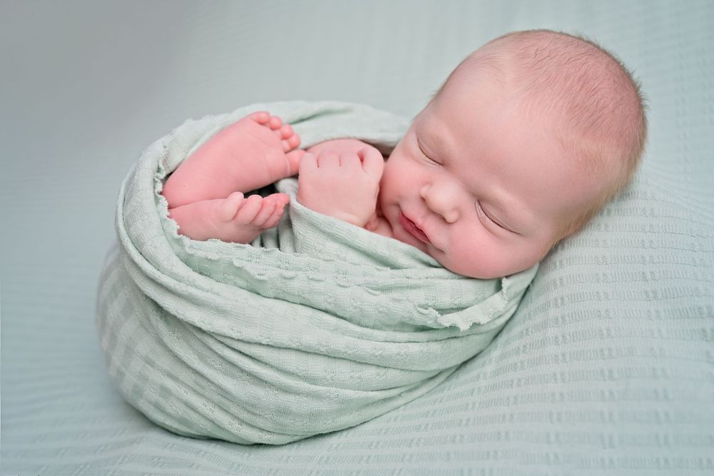 Mobiele studio newbornfotograaf halle; newbornfotograaf aan huis
