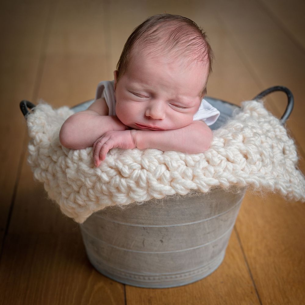Mobiele studio newbornfotograaf halle; newbornfotograaf aan huis