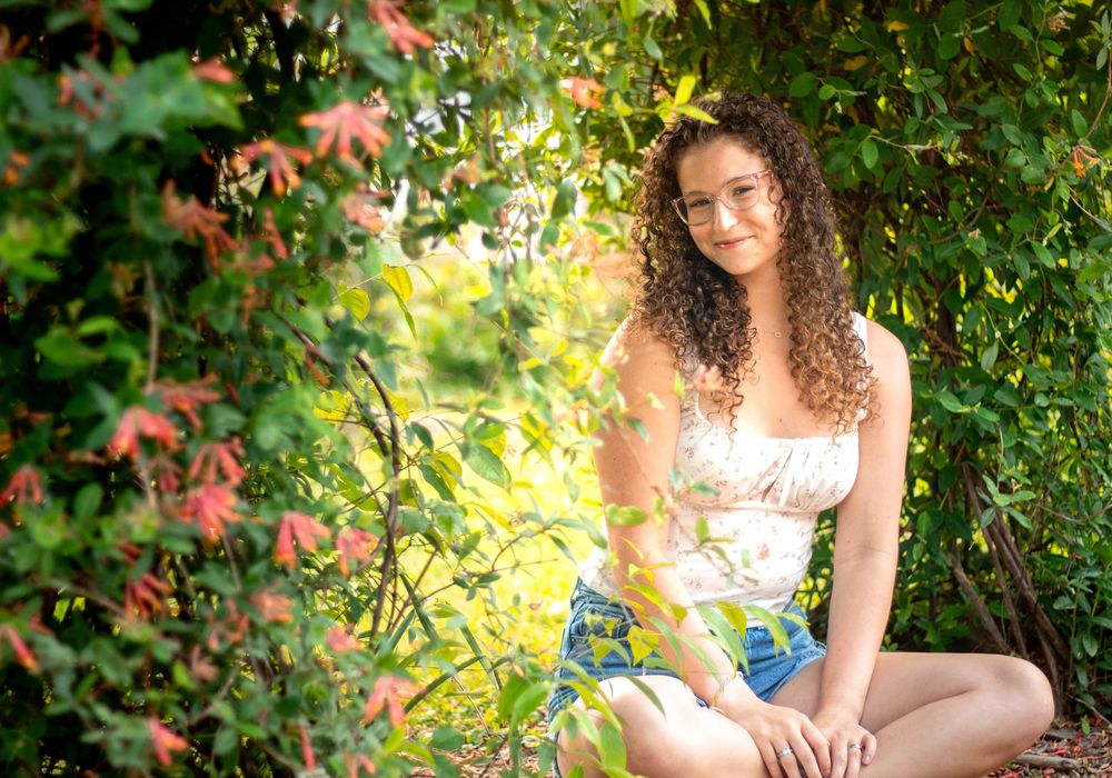 High school senior posing during a relaxed senior photo session in Chattanooga with Tay Portraits best photographer in chattanooga