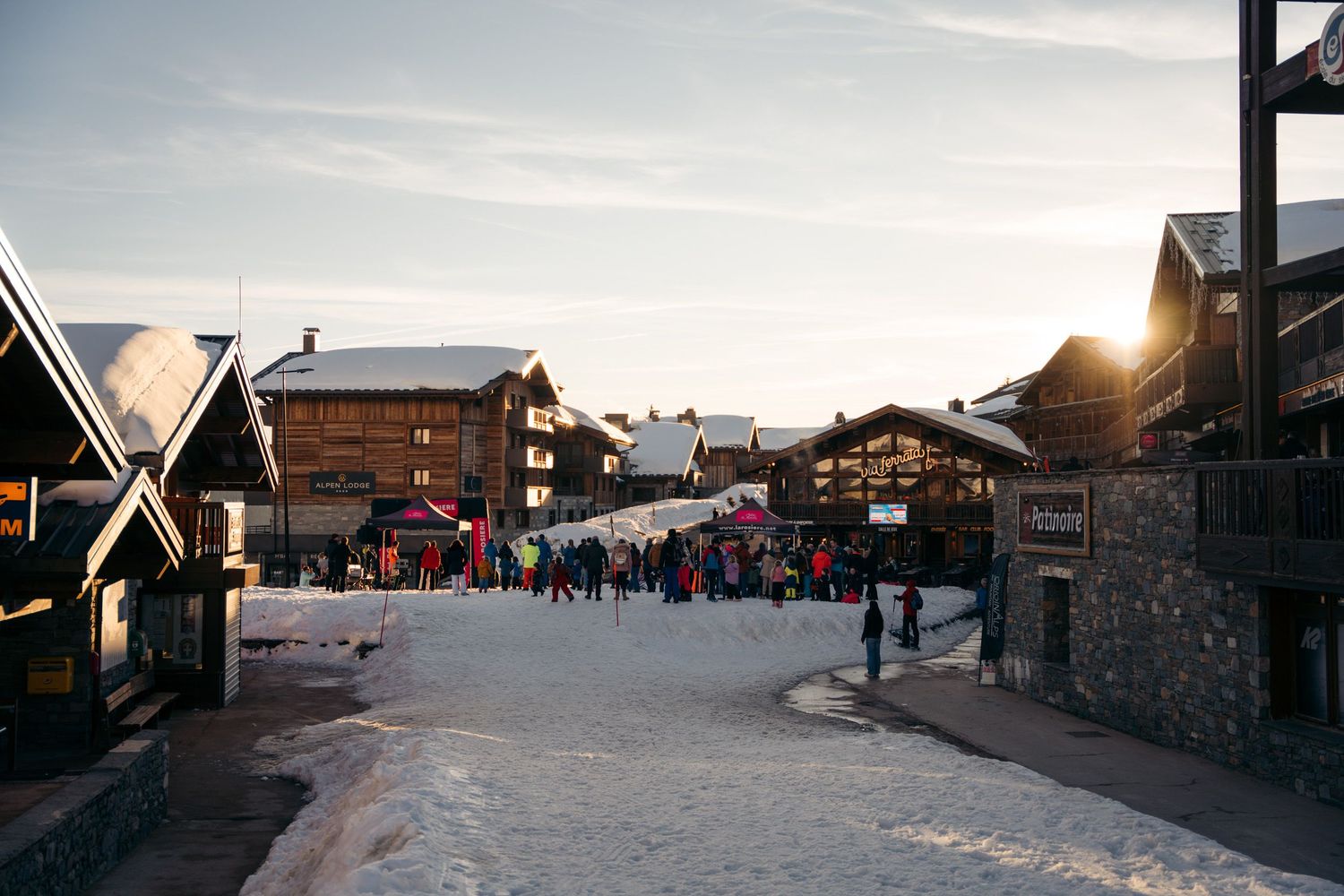 quartier des eucherts à la rosière en hiver au coucher du soleil