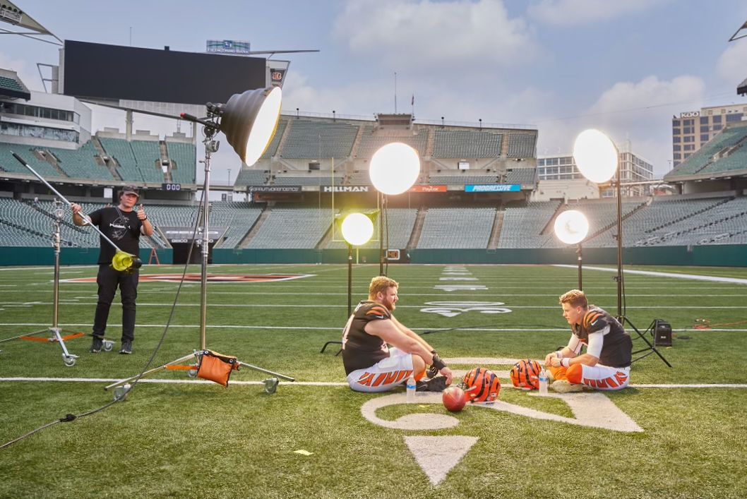 Behind the scenes of Sports Illustrated cover photoshoot of Cincinnati Bengals quarterback Joe Burrow with photographer Jeffery Salter
