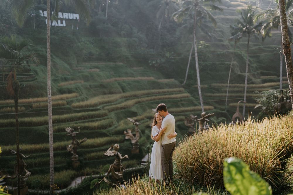 Romantic couple photoshoot at Alas Harum in Tegallalang, Bali.