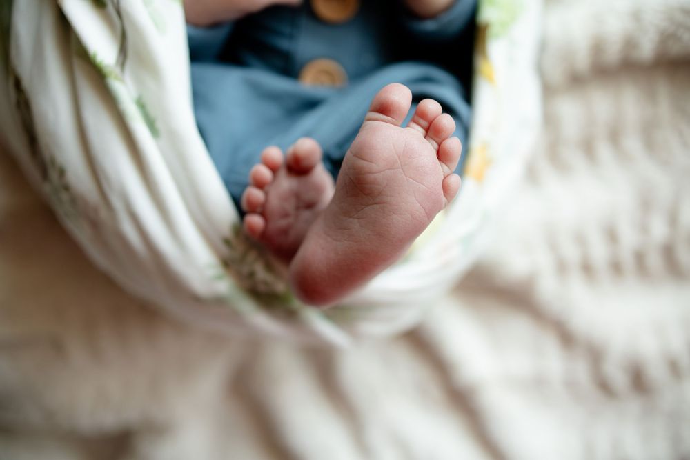 Close-up of newborn baby feet fresh 48 newborn photography at University of Tennessee Medical Center in Knoxville, Tennessee.