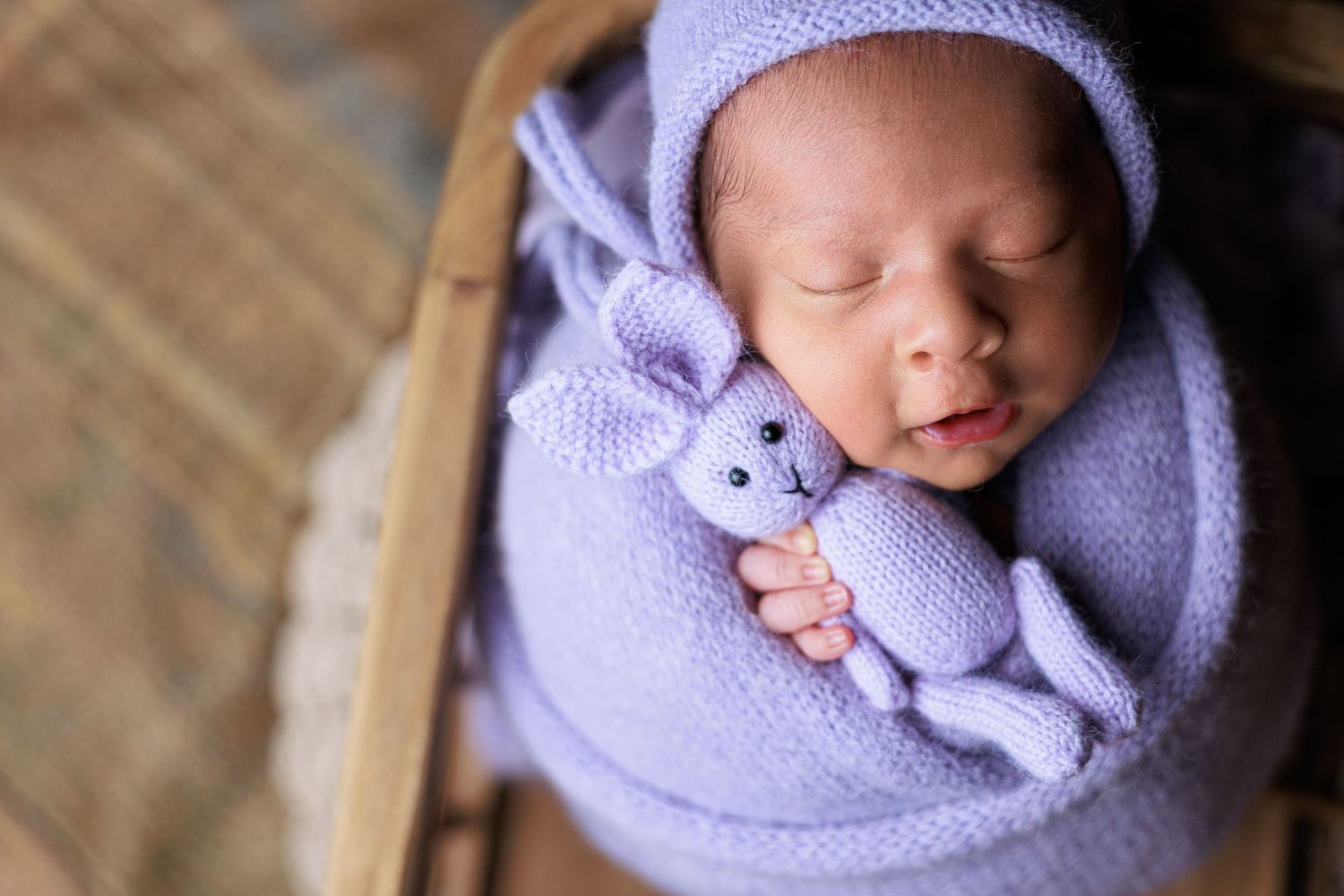 Drifting Feathers Photography logo – Newborn, child, and family photographer serving Dalton Georgia and Chattanooga