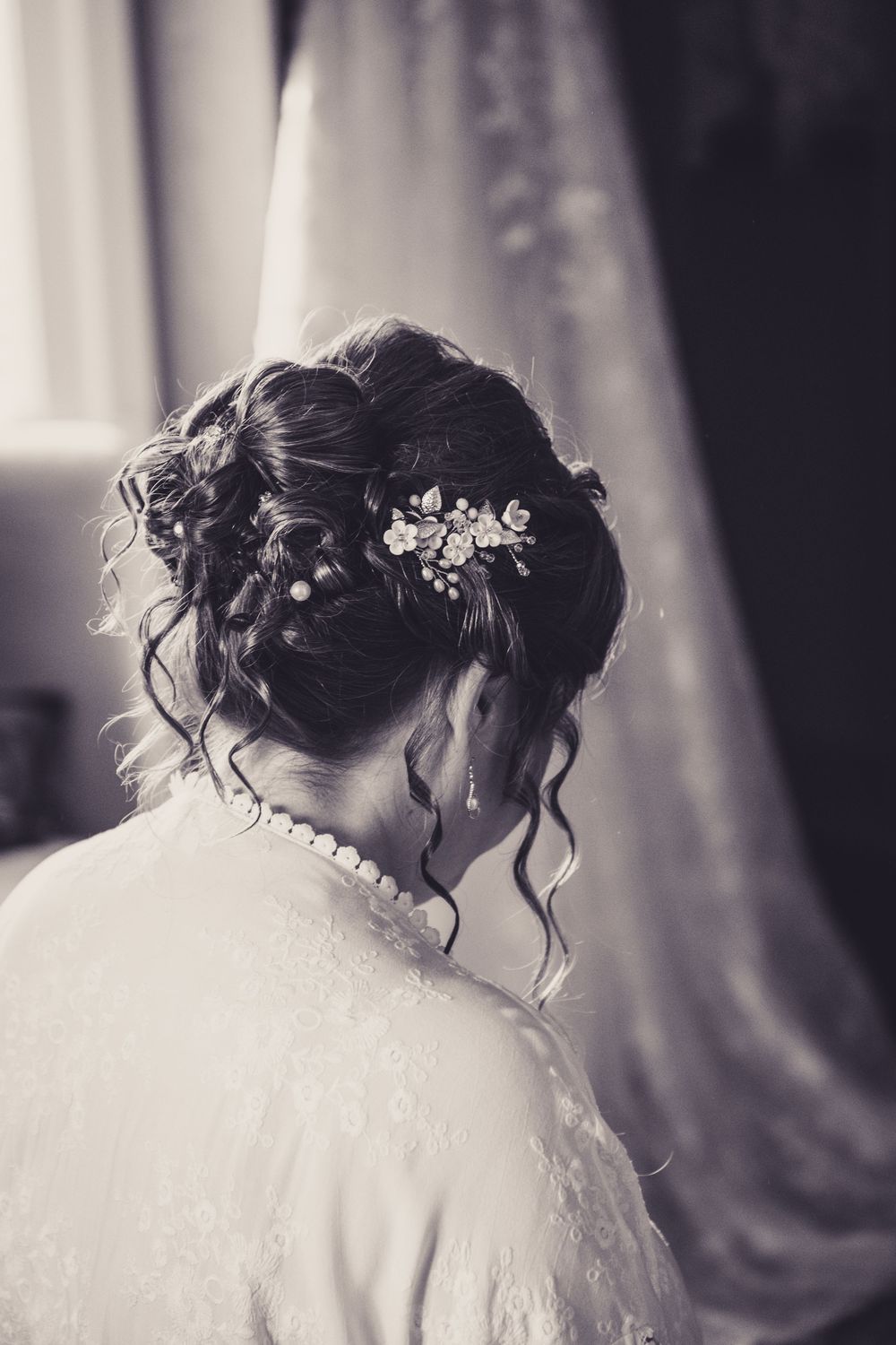 Editorial style wedding photographer in Tampa, Clearwater, St Pete, Sarasota, Naples, and West Palm, FL.