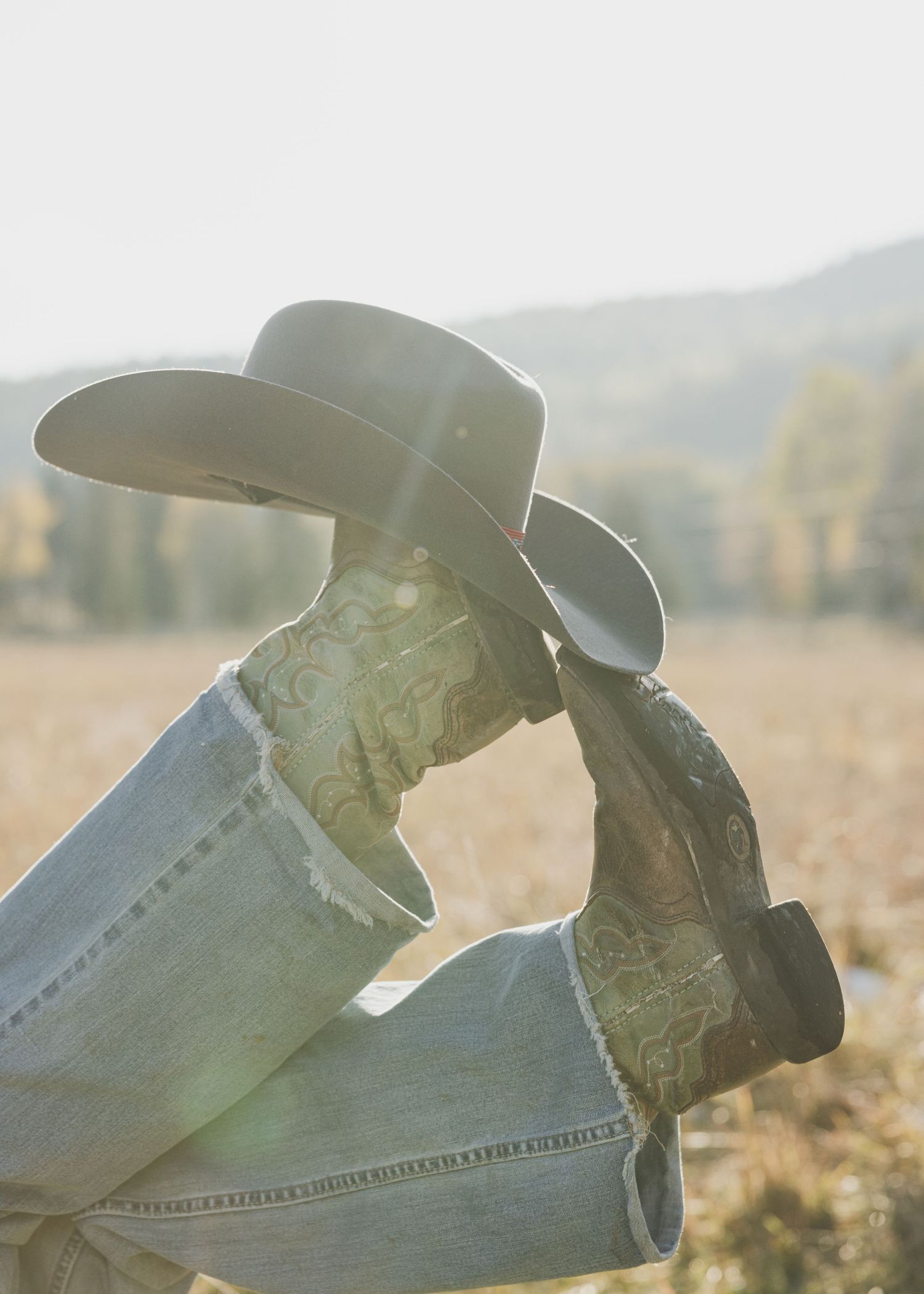 Western senior session. All the details matter. Western Screensaver.