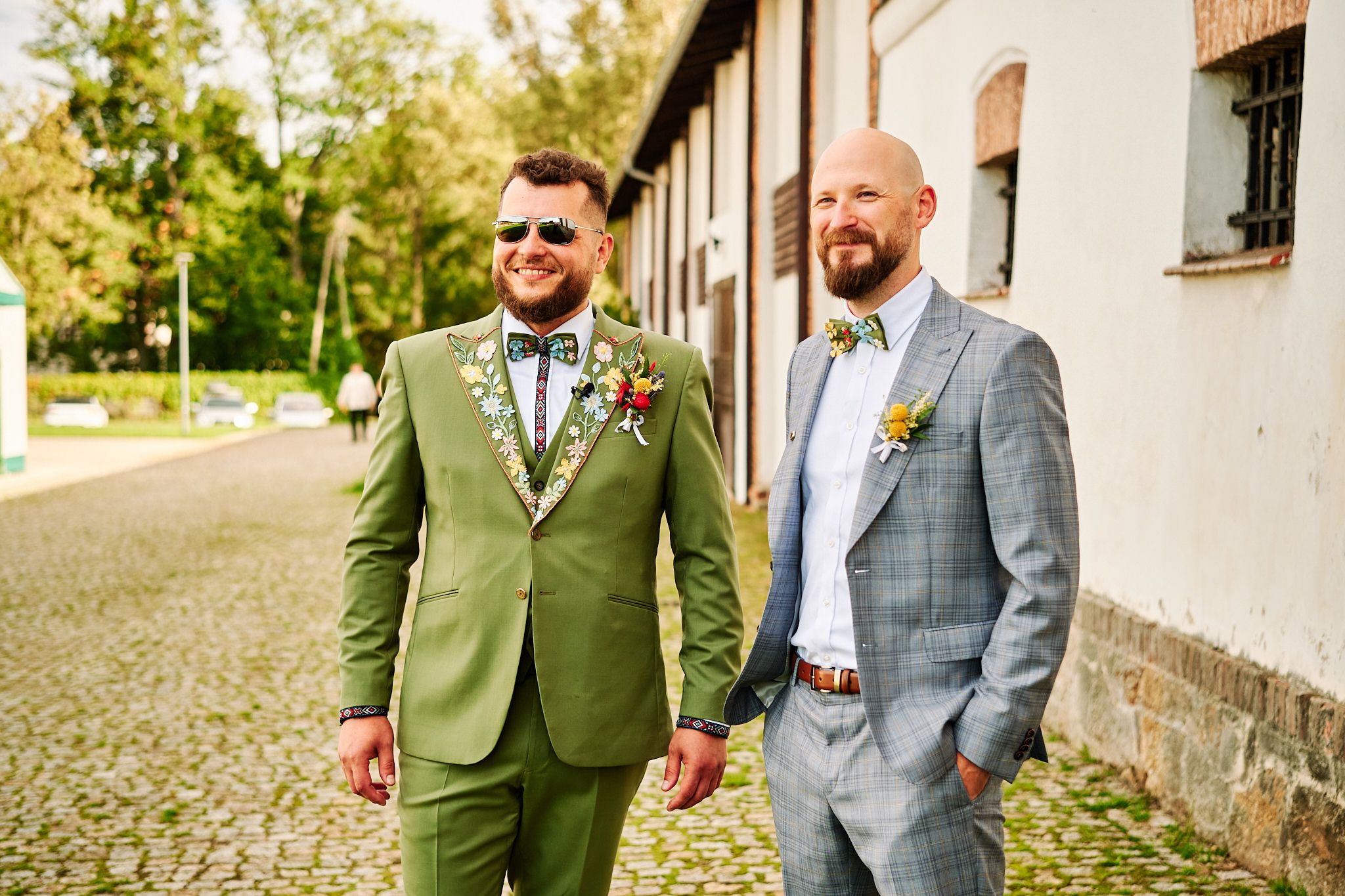 Pan młody i świadek. Dworzysko.