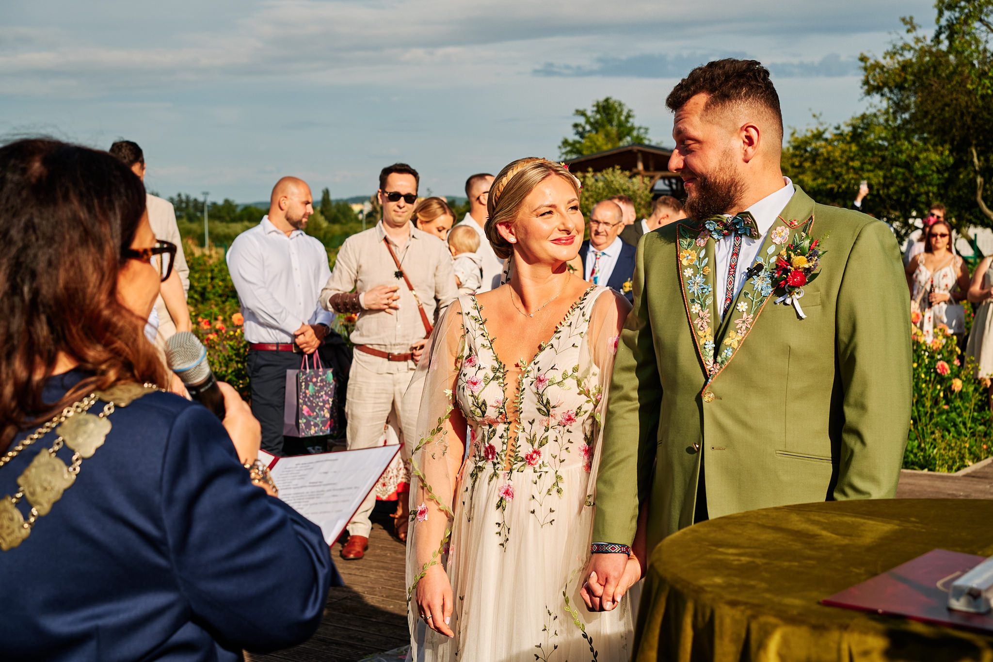 Ceremonia ślubna Dworzysko. Ślub w ogrodzie.
