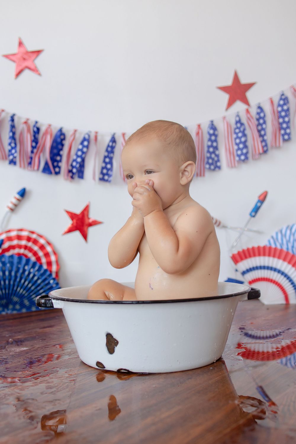Kendall Kuss Photography Watertown Wisconsin family photographer cake smash first birthday photos