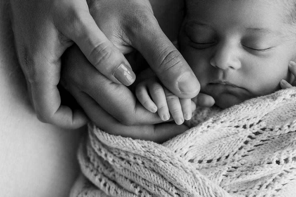 Macro details of newborn in Sydney newborn photography session