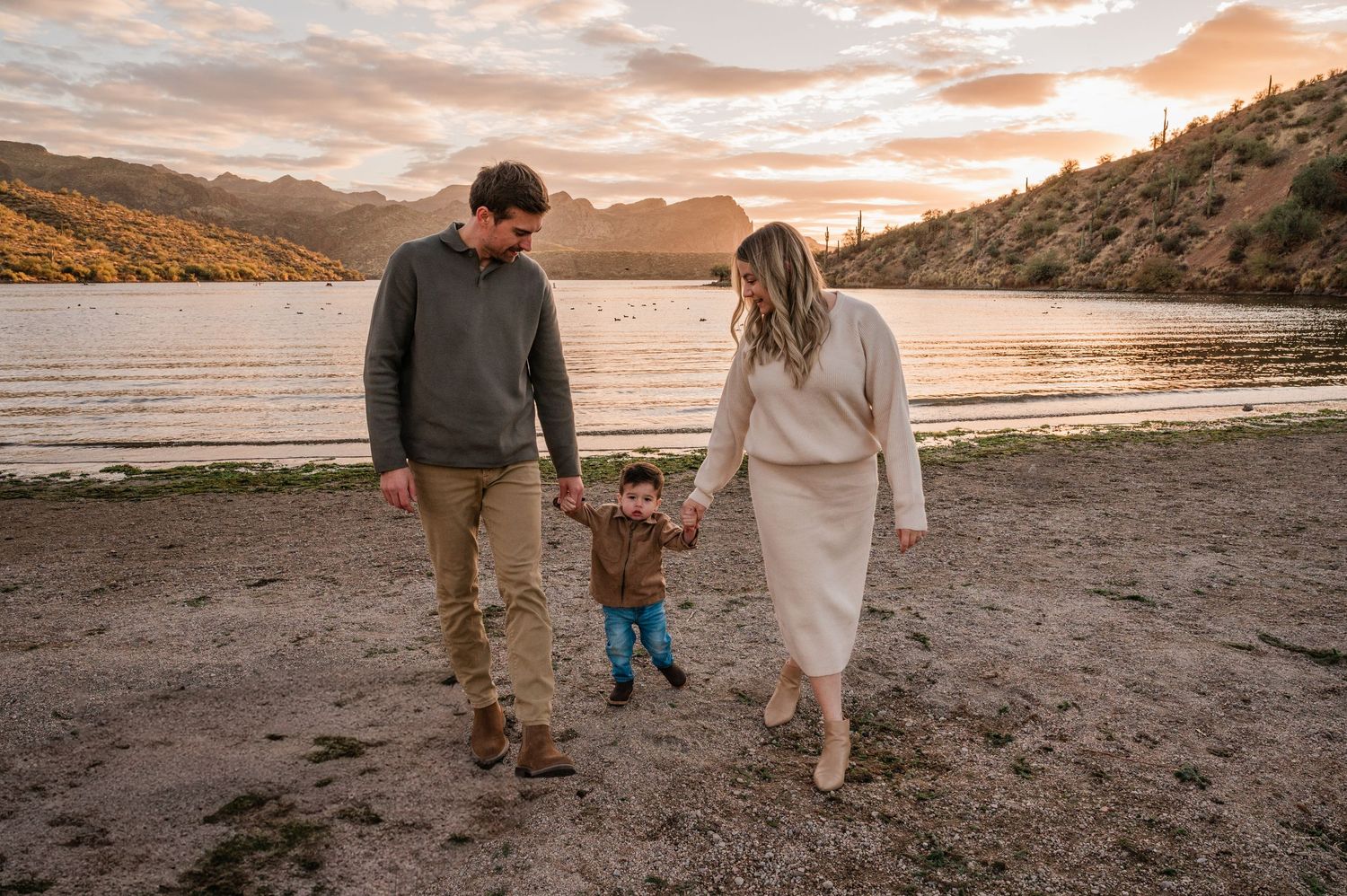 Gilbert Arizona photographer Melissa Maxwell of Jubilee Family Photography. Butcher Jones family portraits.