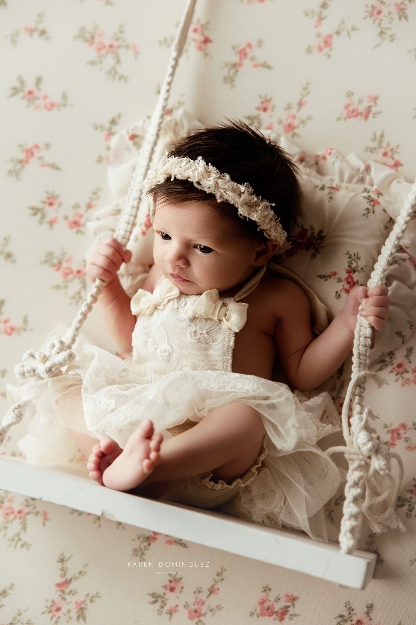 Twin newborn photoshoot shot by Alice, Texas photographer
