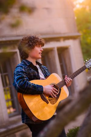 senior boy photography. use your important items like a guitar