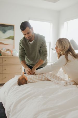 Lifestyle newborn photography in Zionsville, Indiana