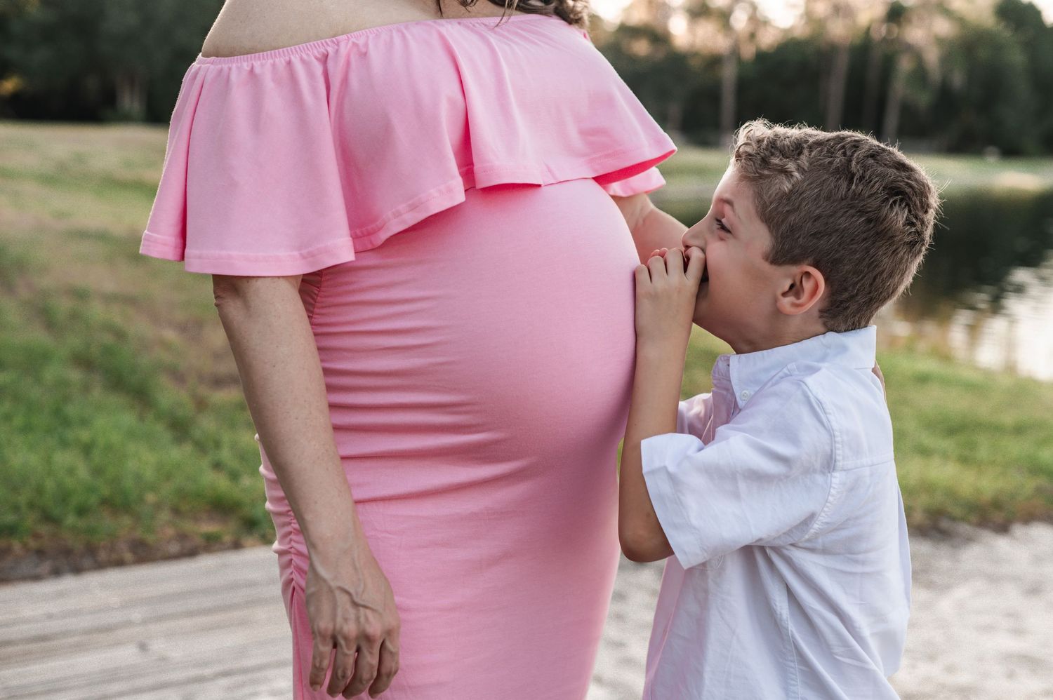 Natural look maternity photos at Starkey Ranch