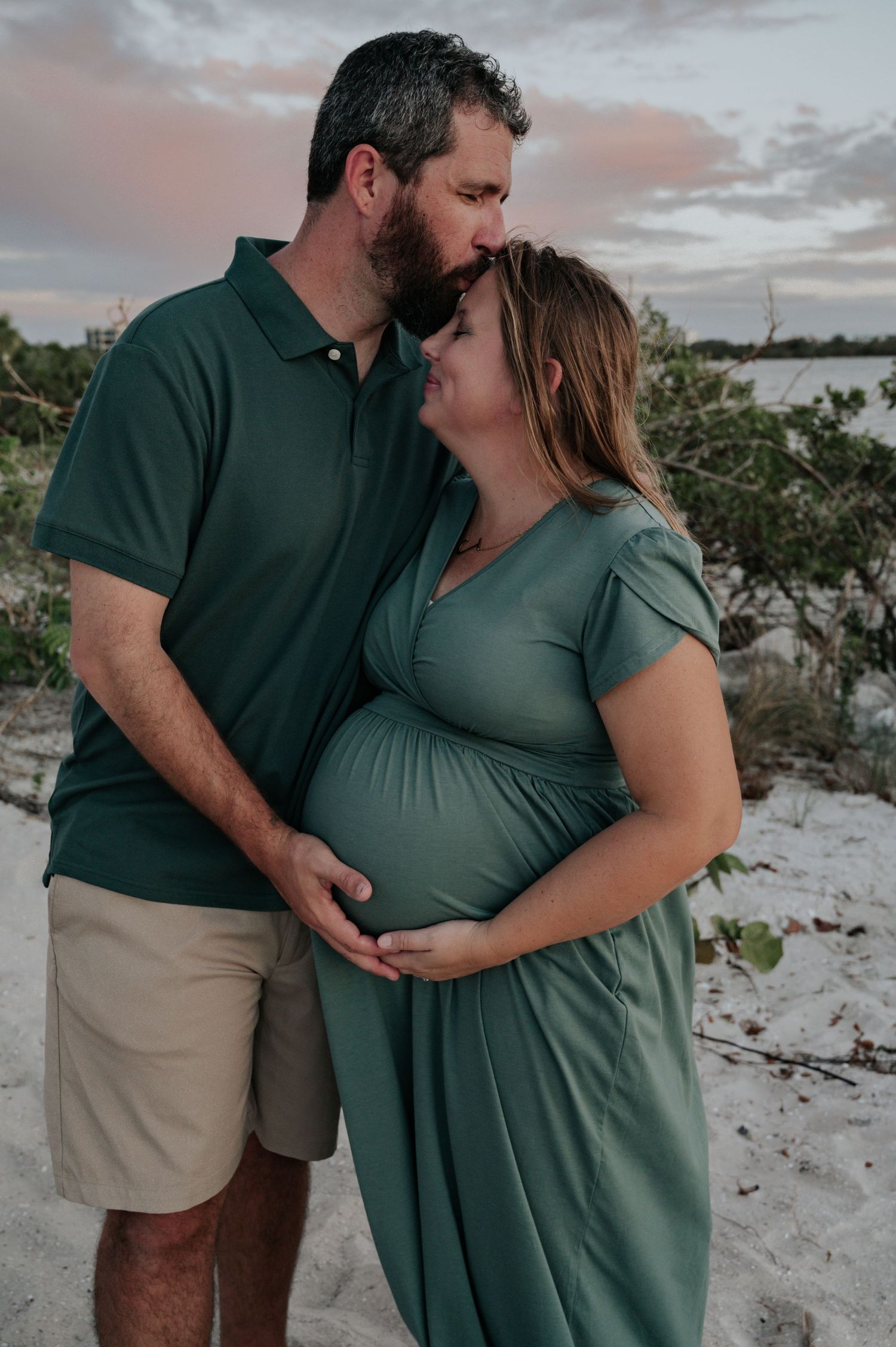 Maternity photos on the beach