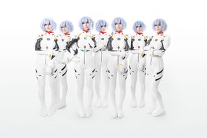 Seven identical anime-style figures with white hair and plugsuits stand in a row against a white background.