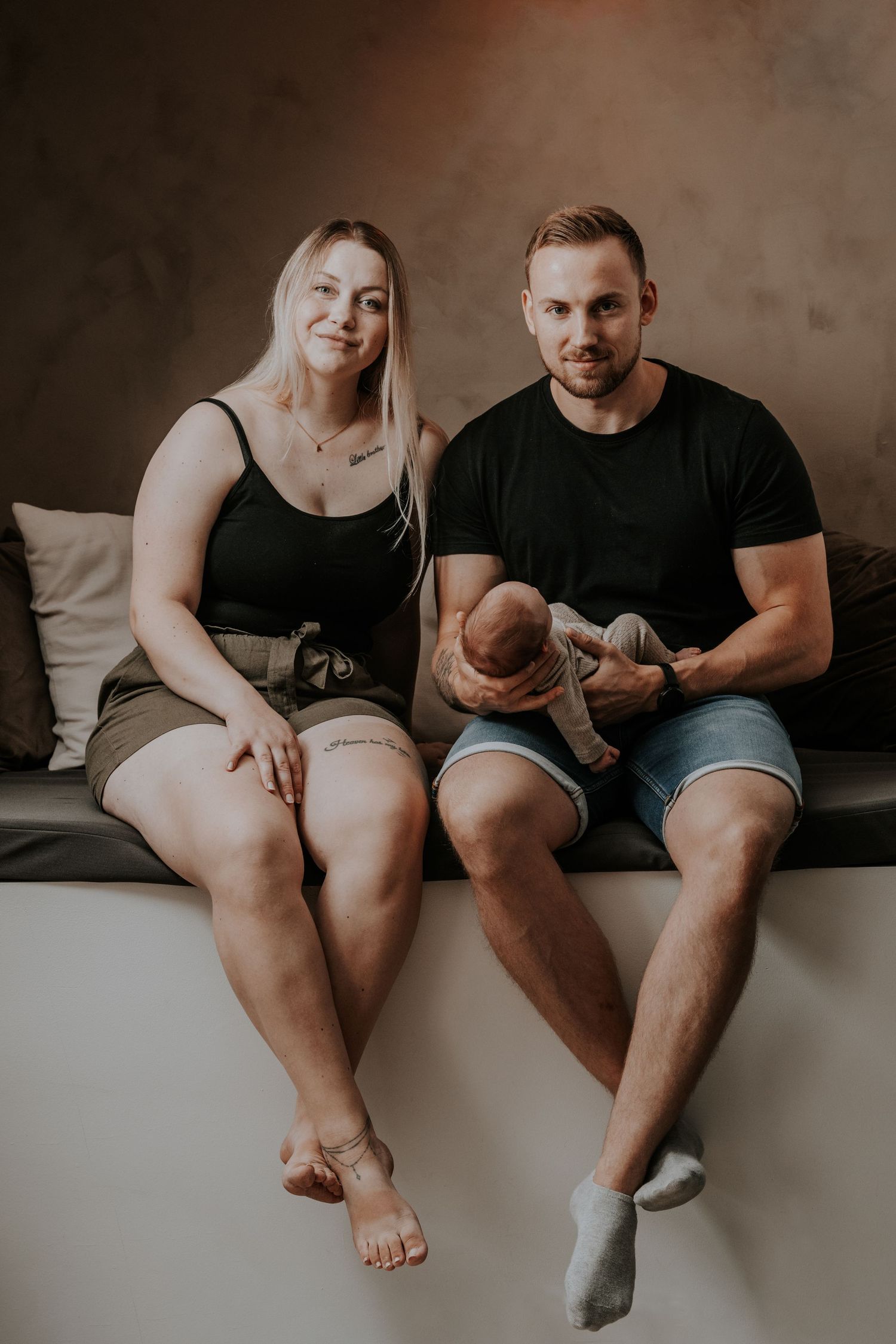 Forevig jeres familielykke med en nyfødt-session hos Chh_foto.