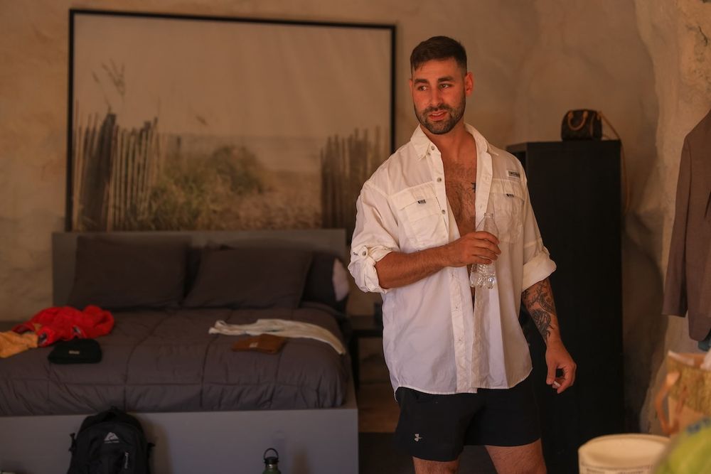 getting ready pictures at an airbnb