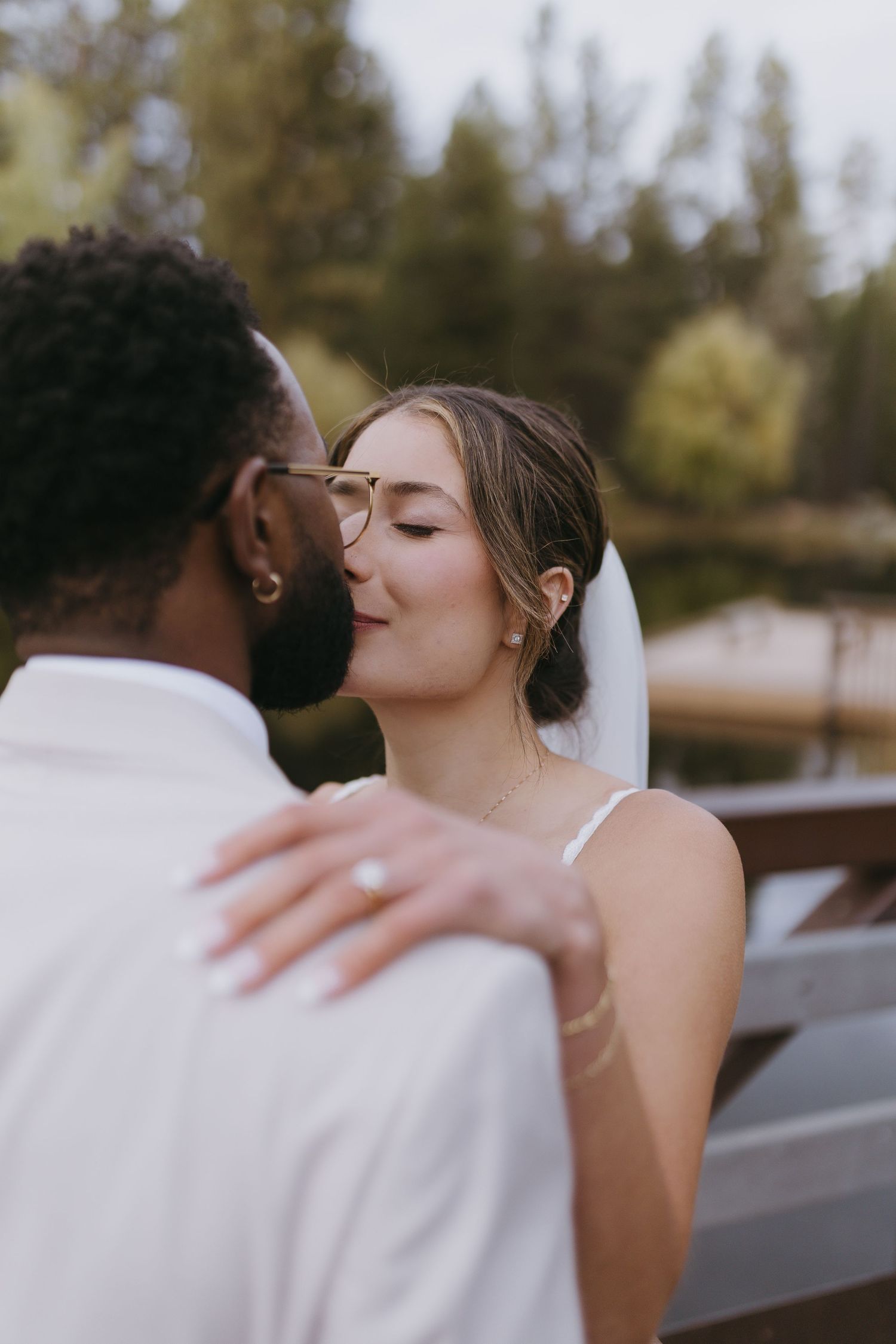 kiss
