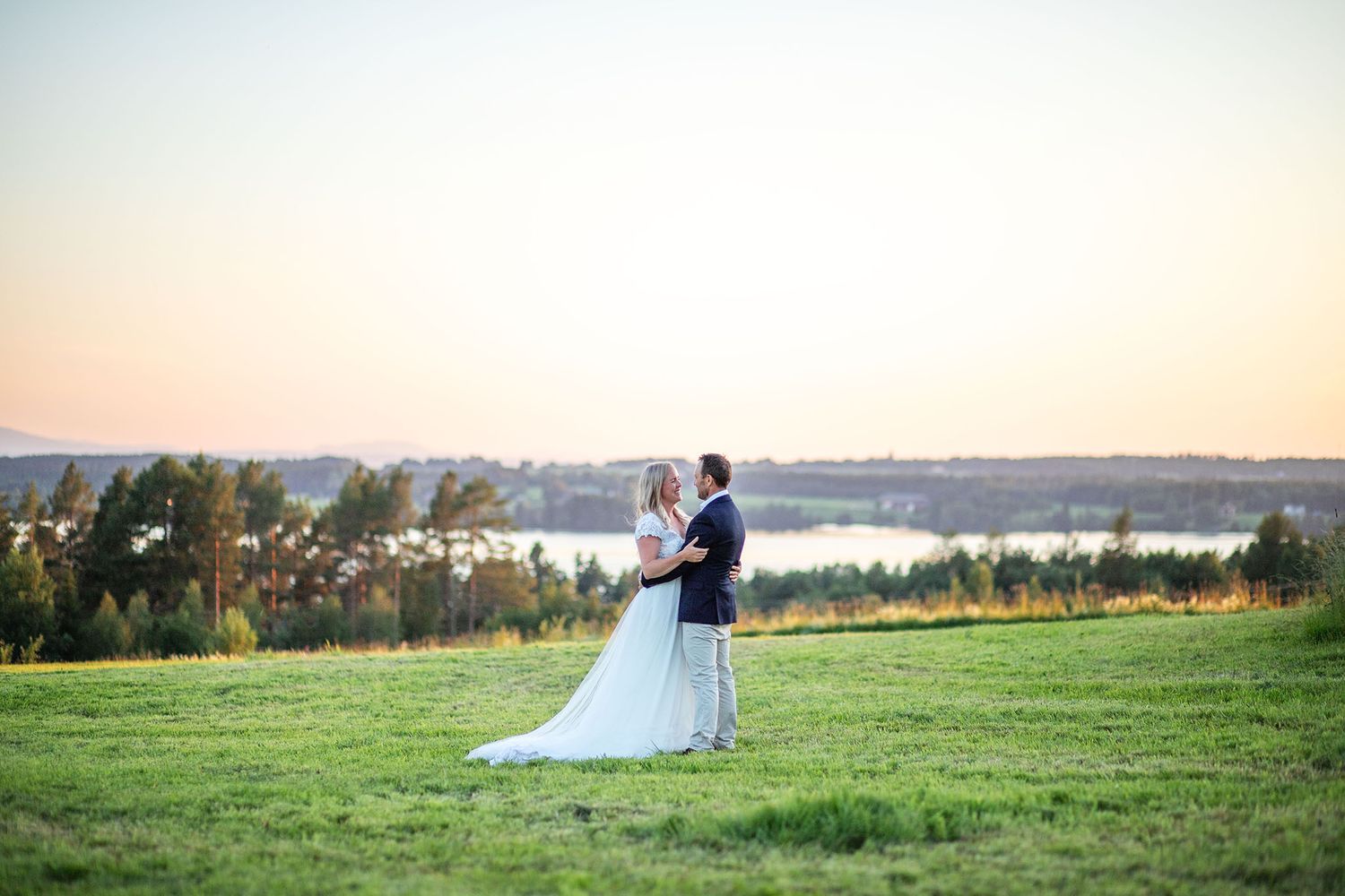 Elopement wedding. Bröllopsfotograf Östersund.  Bröllopsfotograf Jämtland. Bröllopsfotograf Härnösand. Bröllopsfotograf. Elopement Sweden.