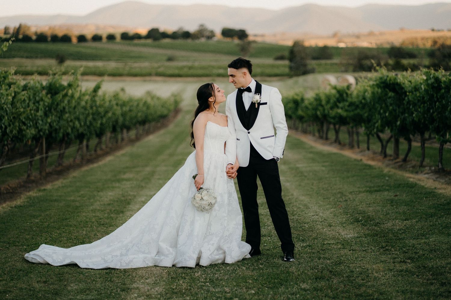 Wedding photographer in melbourne australia, country, laid-back, premium style