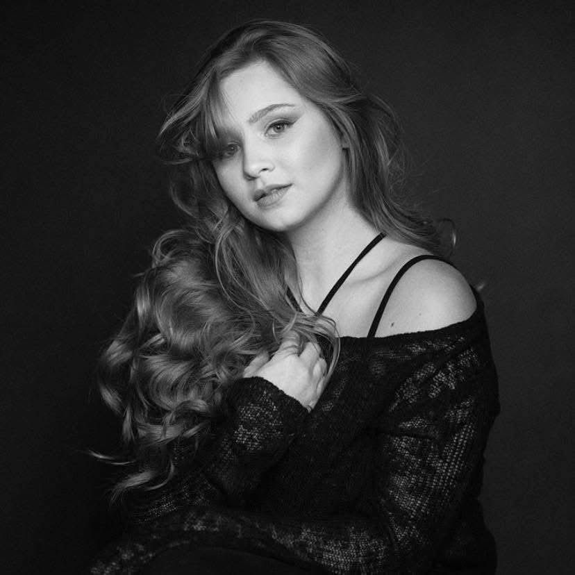 Meagan Bartlett, Creativity Portraits LLC, Joplin family photographer serving the 4-states area. Kansas, Arkansas, Missouri, Oklahoma.