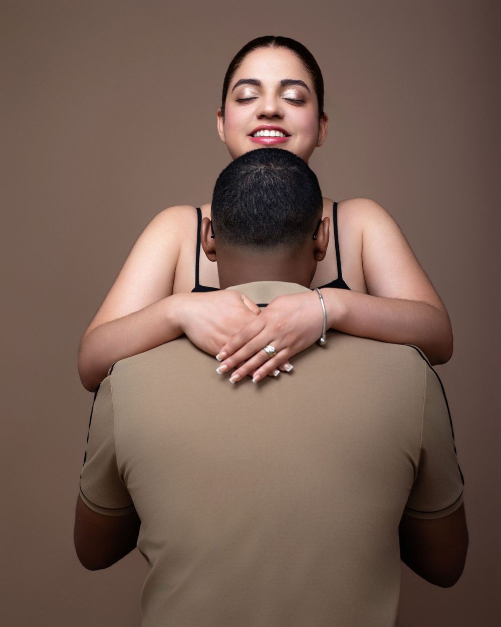 sesión pre boda en estudio

pre boda elegante en studio

sesión pre boda minimalista

fotos pre boda profesionales en estudio

fotografía pr