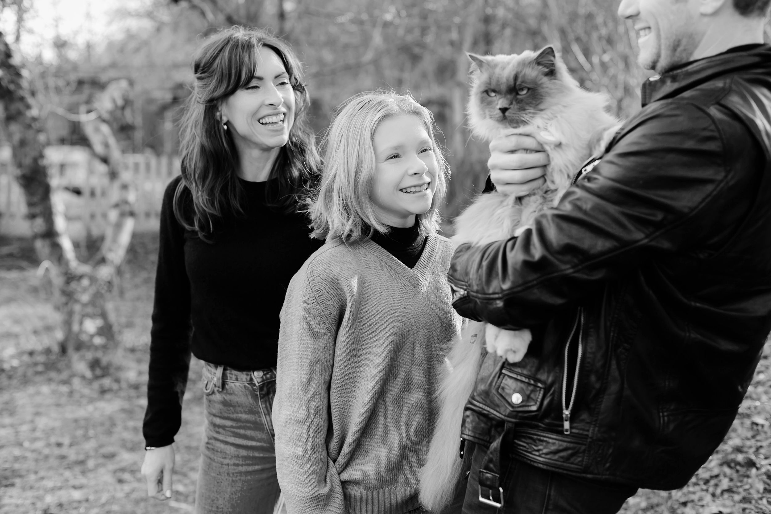 Familjen Johansson. Familjefotografering i Stockholm 31 mars 2022. Fotograf Rebecca Nordin.