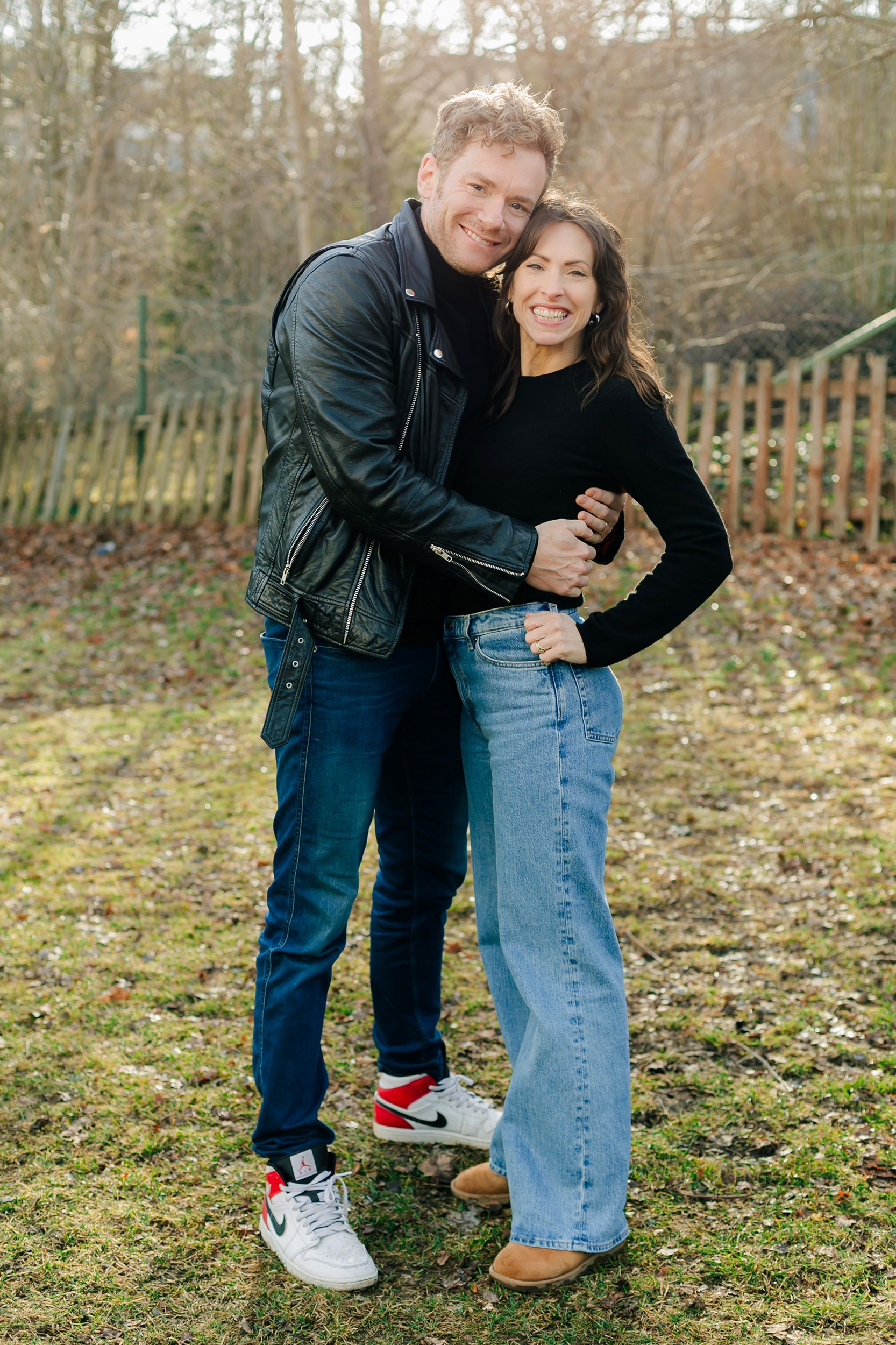 Familjen Johansson. Familjefotografering i Stockholm 31 mars 2022. Fotograf Rebecca Nordin.