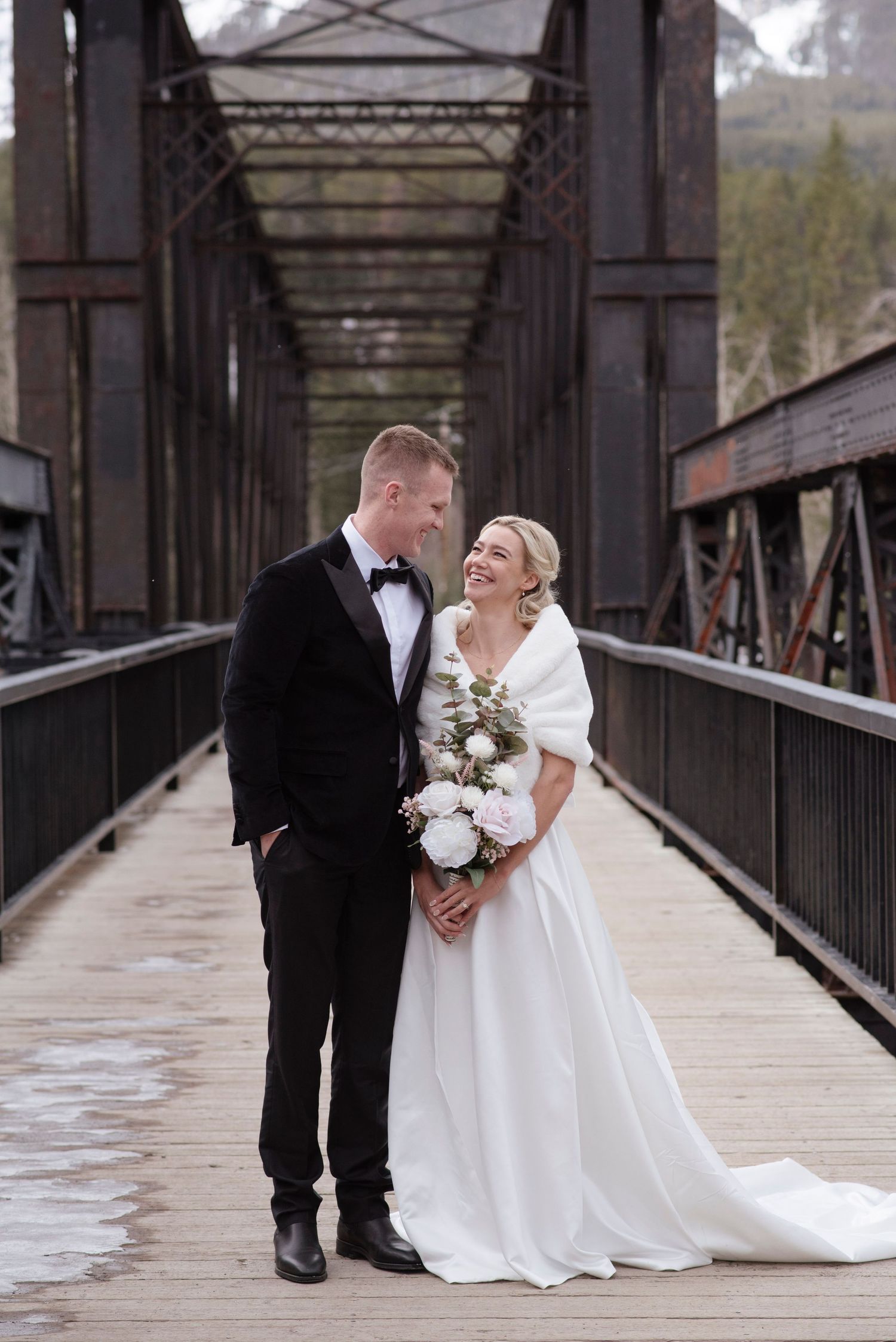 Silvertip Resort Canmore Wedding
Silvertip Resort Canmore Wedding Photographer
Engine Bridge Canmore