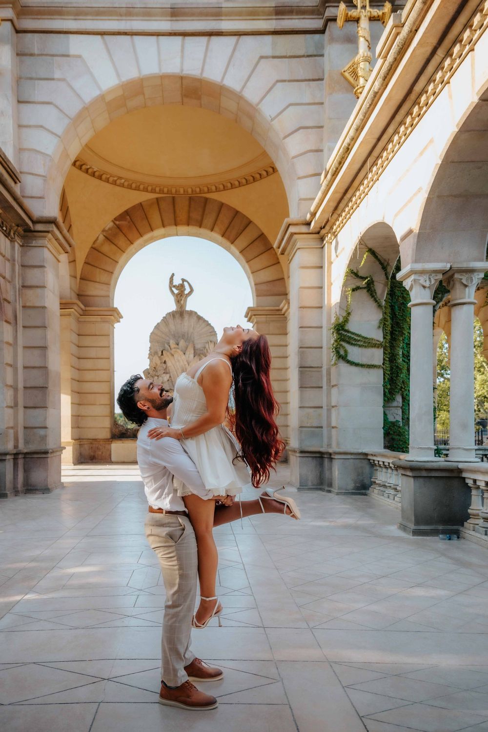 Romantic stroll in Barcelona Ciutadella
