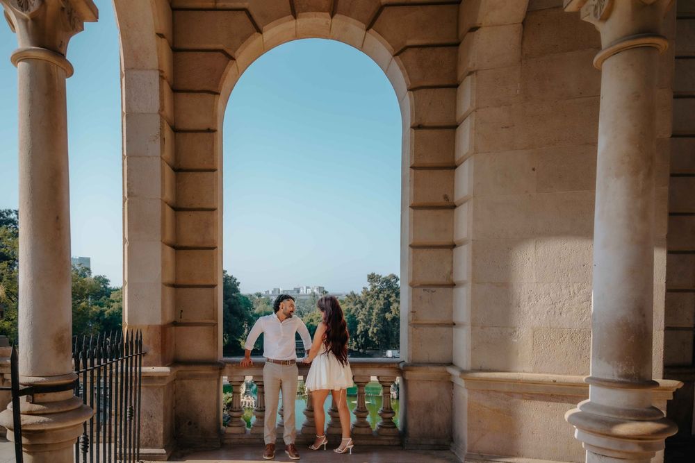Couple embrace near Cascada Monumental