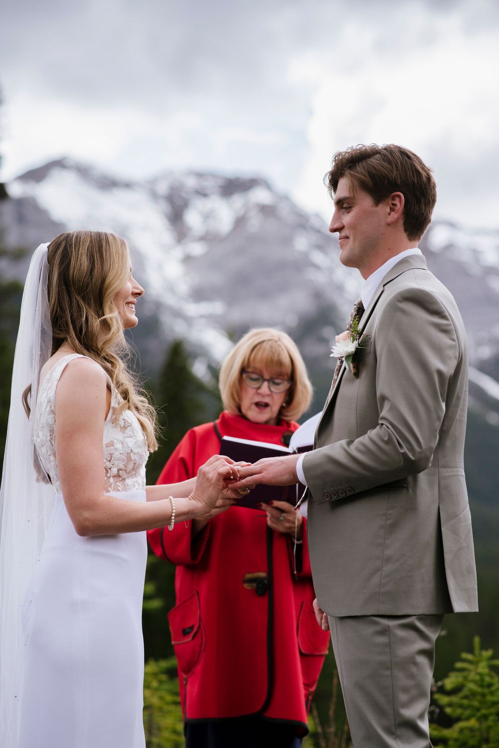 Canmore Elopement Wedding Photographer
Canmore Wedding Photographer