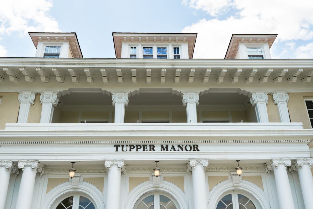 bridal party at tupper manor mansion in beverly massachusetts
