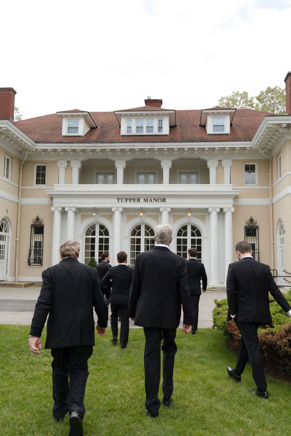 bridal party at tupper manor mansion in beverly massachusetts