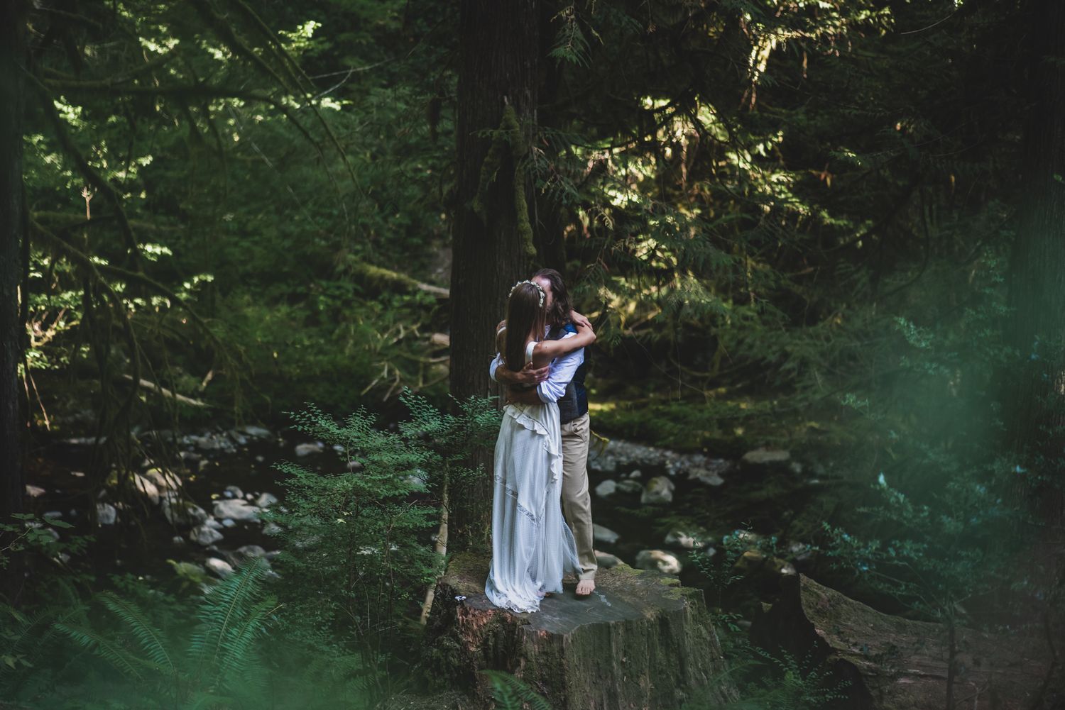 wedding couple in forest vancouver island