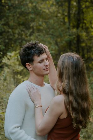 Romantic photography session capturing authentic connection.