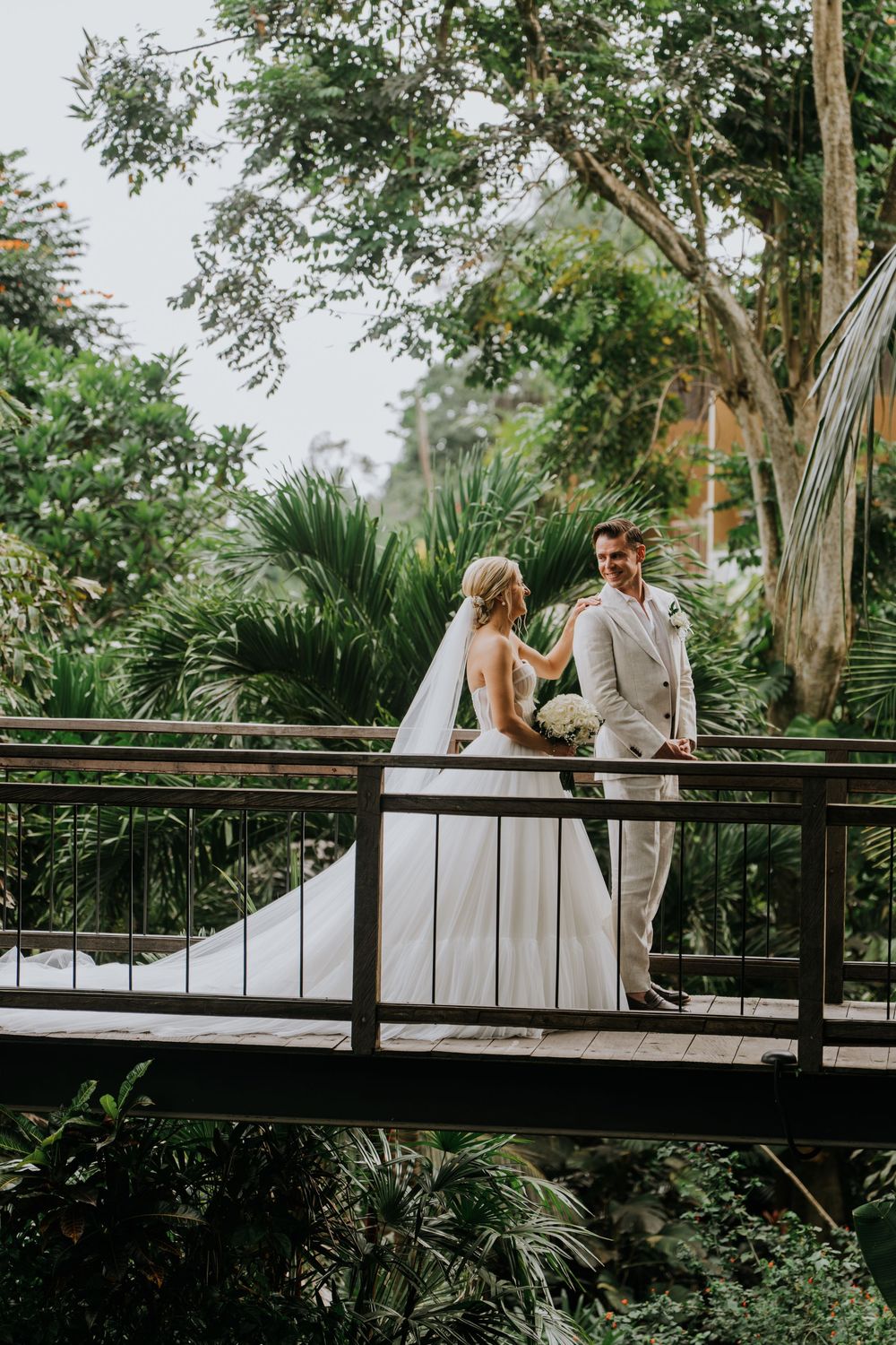 Professional wedding photographer in Bali