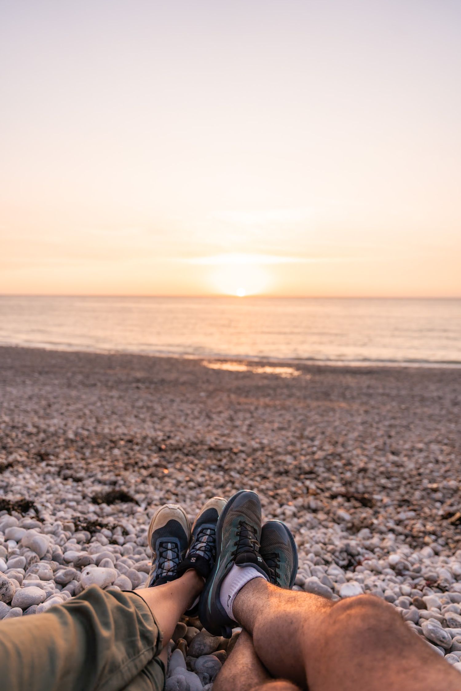 Coucher de soleil en amoureux sur la plage de Fécamp en Normandie proche d'Etretat