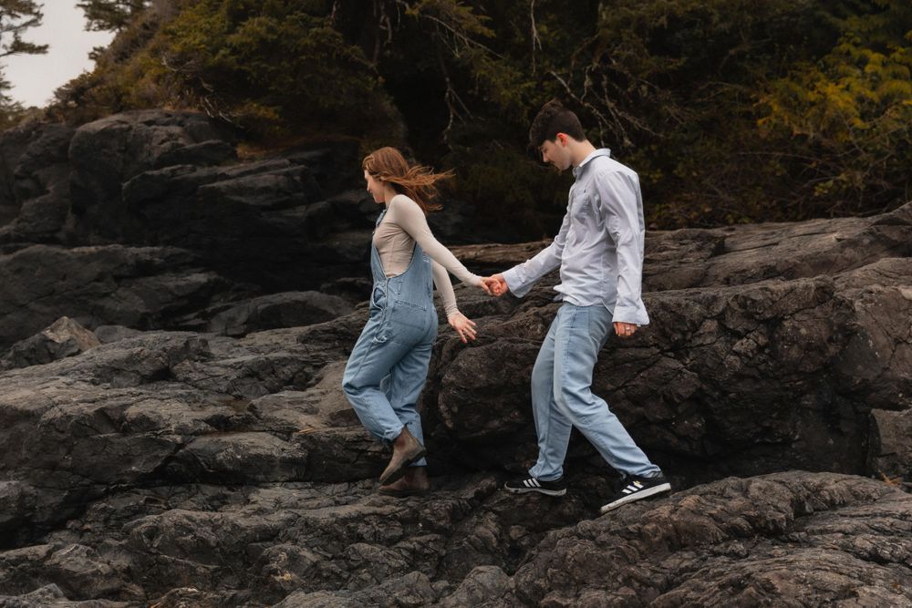 Alberta.Calgary.Edmonton Wedding Photographer
engagement session Tofino