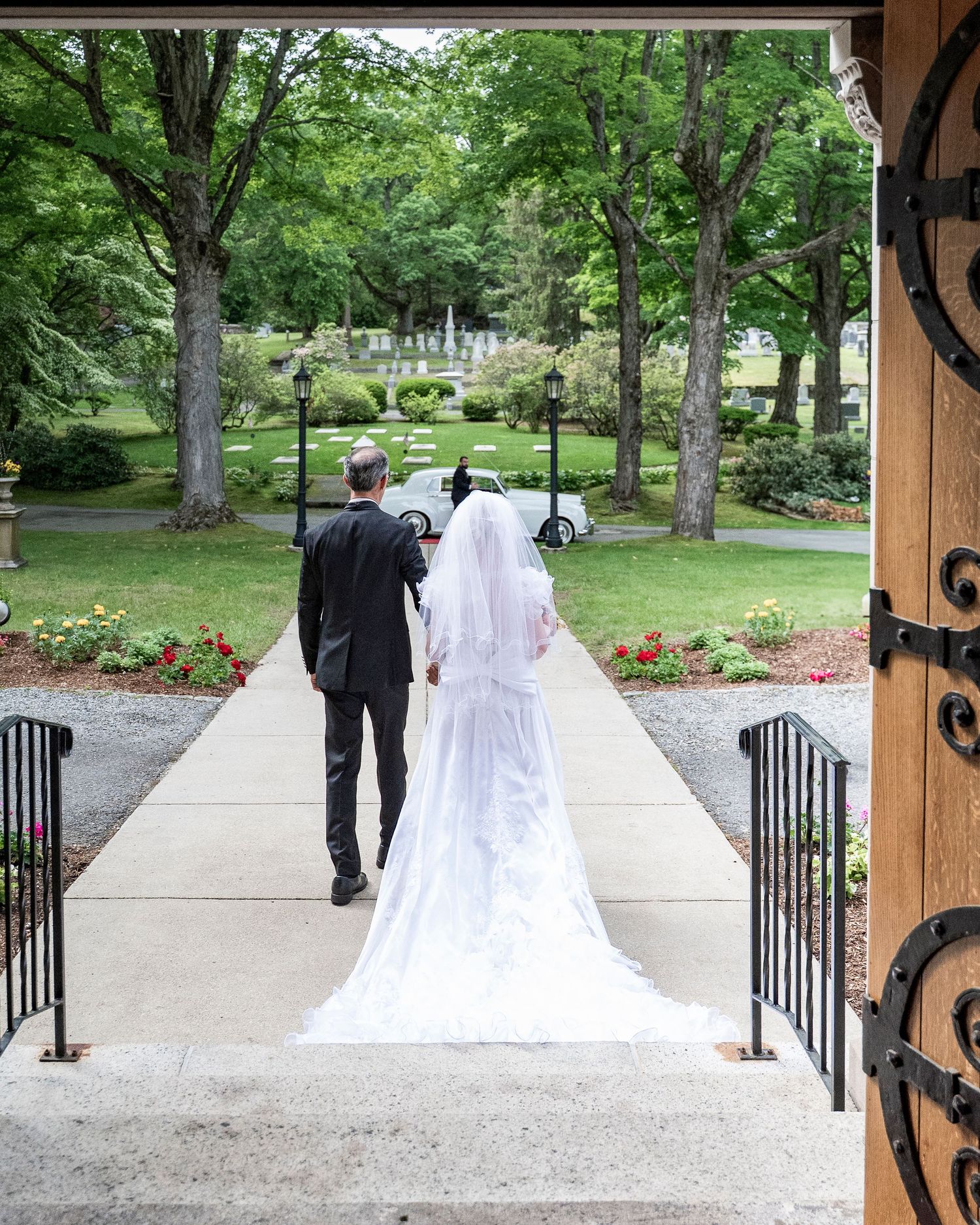 Discover a stunning Andover, MA wedding at The Chapel at West Parish, complete with a vintage Rolls Royce and photography by Christopher Ras