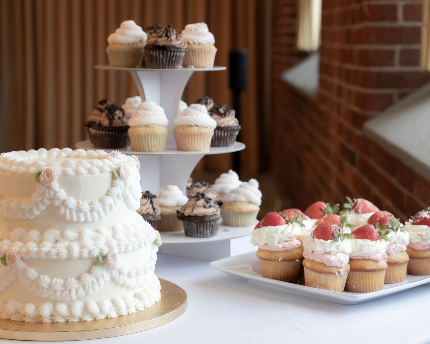 Romantic wedding at The Chapel at West Parish in Massachusetts featuring vintage style, perfect weather, and photos by Christopher Raspa Pho