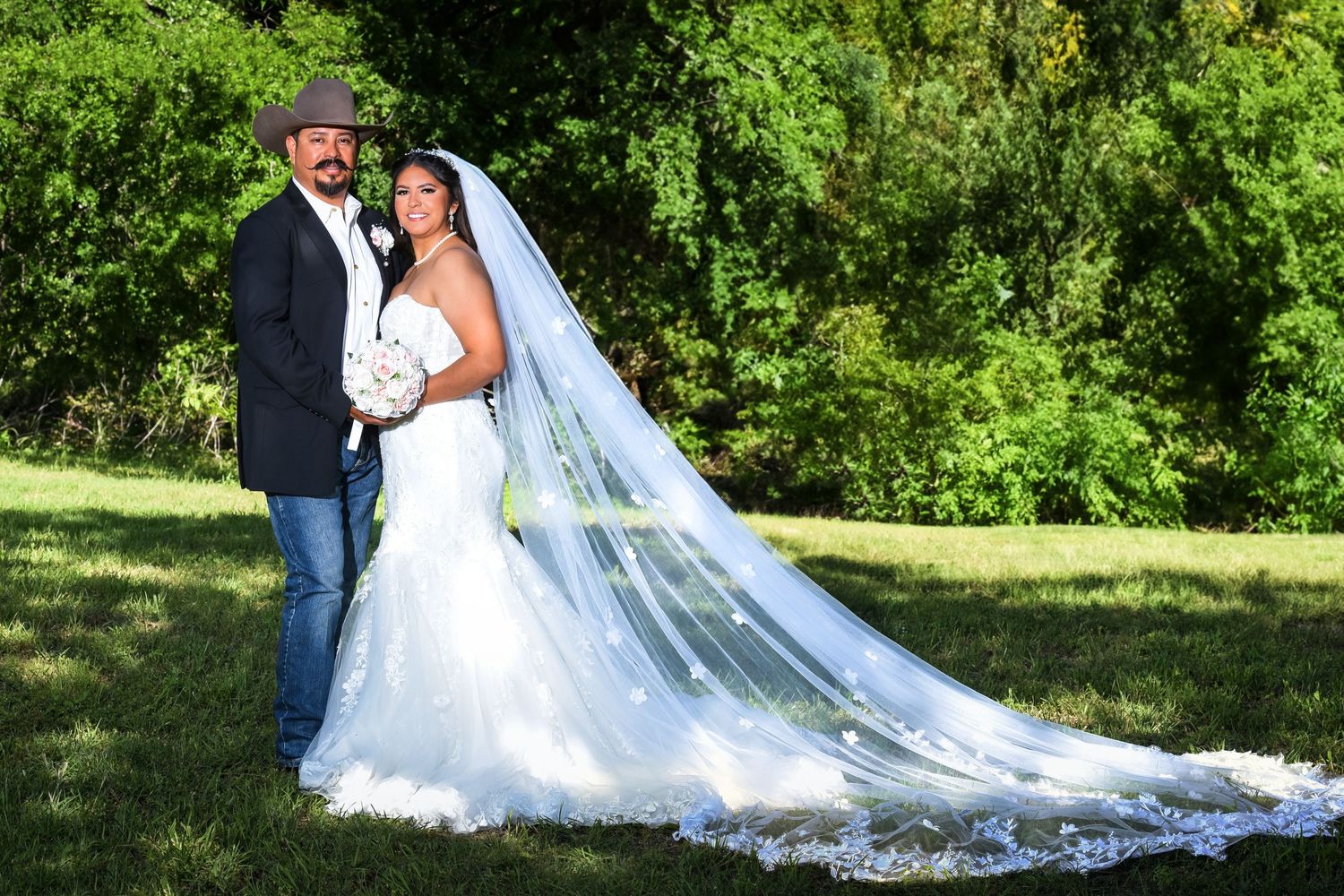 Dallas Wedding Photographers Dallas Fort Worth Wedding Photo locations fotolilly photography DFW's BEST wedding photographers save the dates