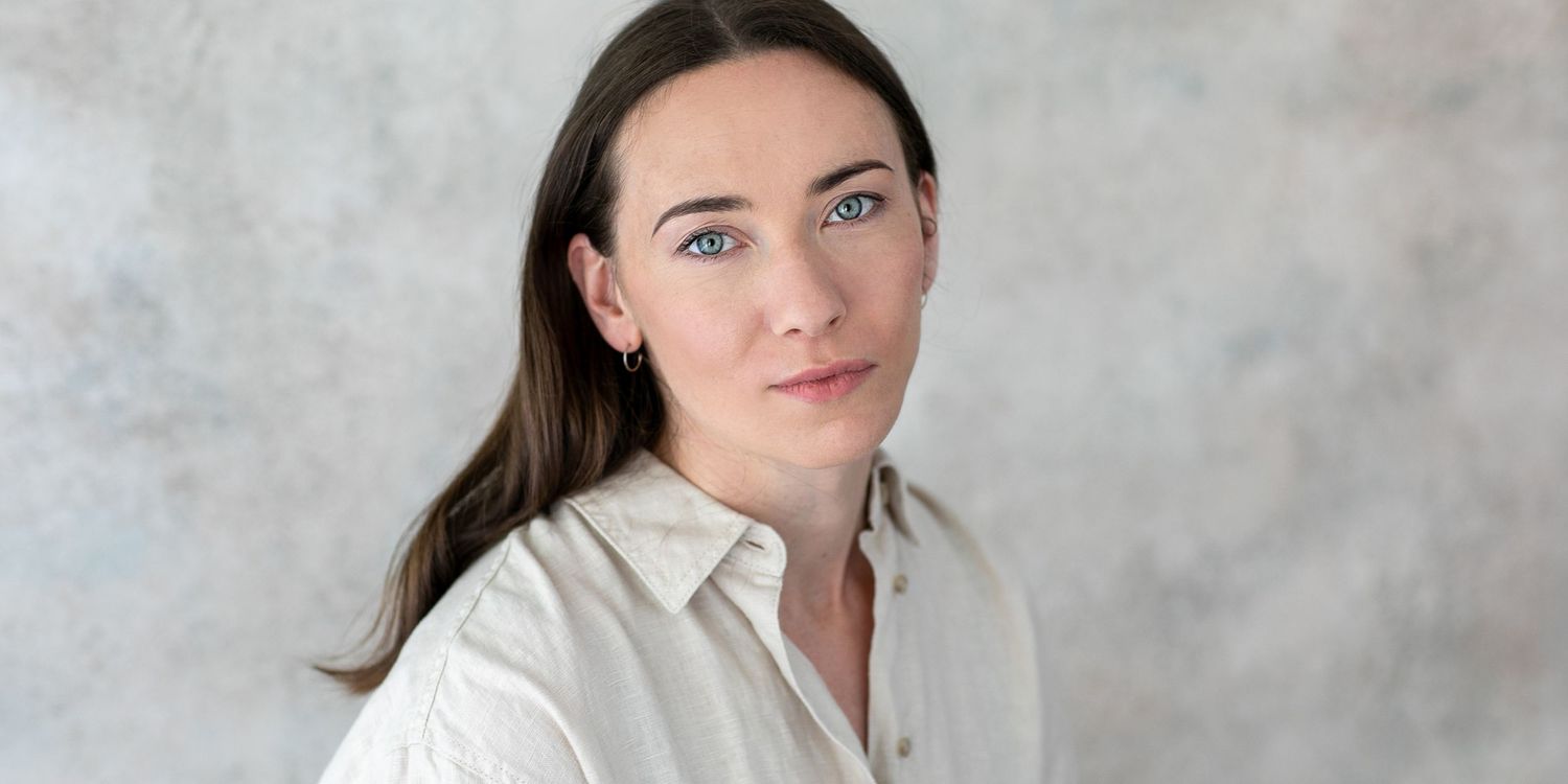 portrait studio natural light photography backdrop London woman calm headshot actorsheadshot actorsheadshots actors actor theatre tv casting