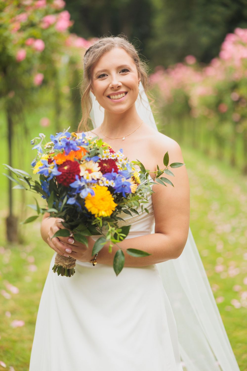 Jas Macca Photographe de mariage lumineux et moderne  Belgique Namur Luxembourg Jeune couple trentenaires session couple Couleurs pastelles