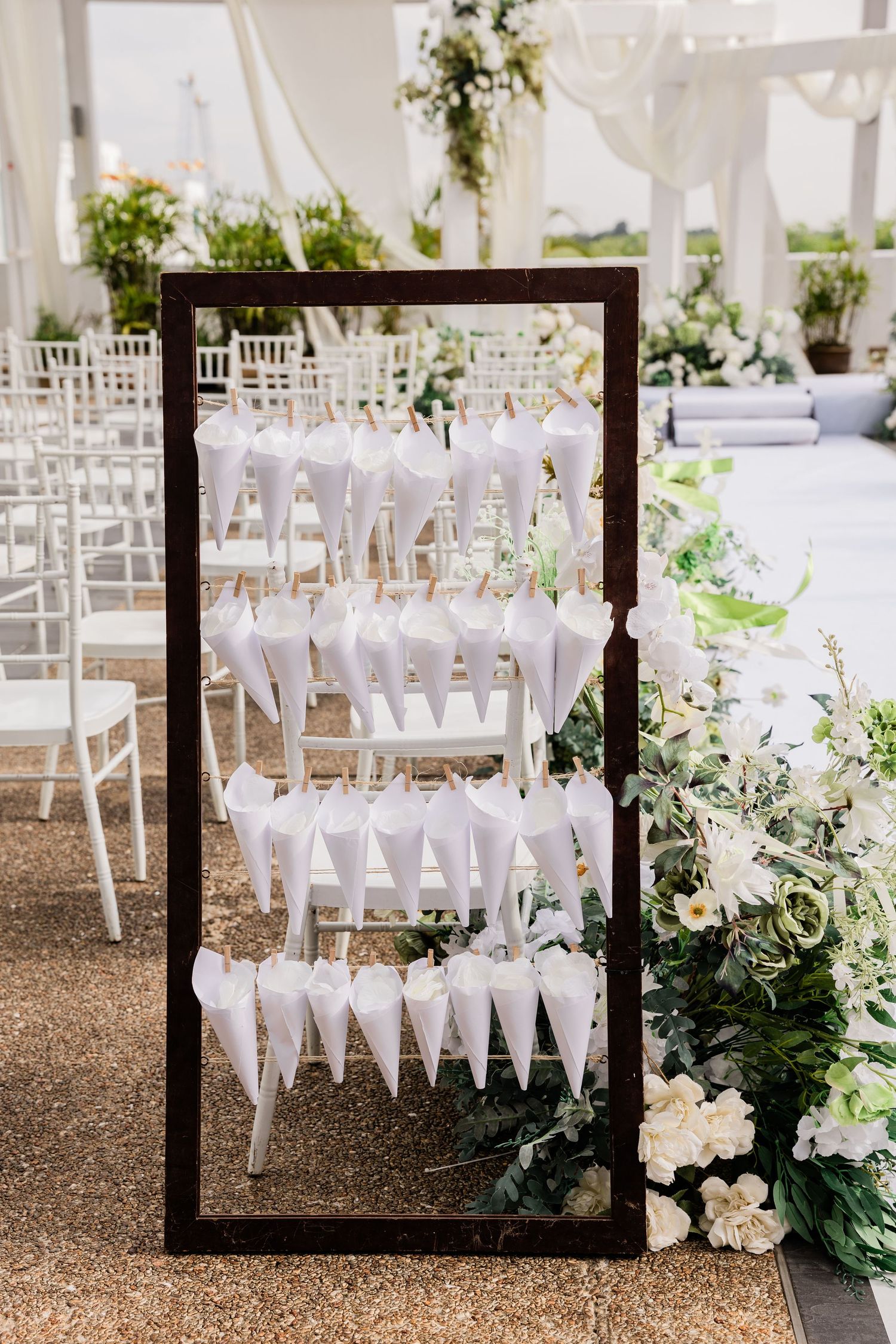 Outdoor garden style wedding at RH hotel, poolside, Sibu, Sarawak.
